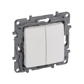   Niloé nyomó N106+6 betét 2- billentyűs 2v fehér IP20 süllyesztett műanyag Legrand 764508